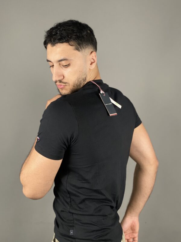 ⁦T-shirt tomy⁩ - الصورة ⁦2⁩
