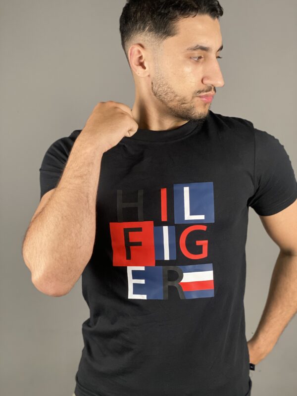 ⁦T-shirt tomy⁩ - الصورة ⁦5⁩