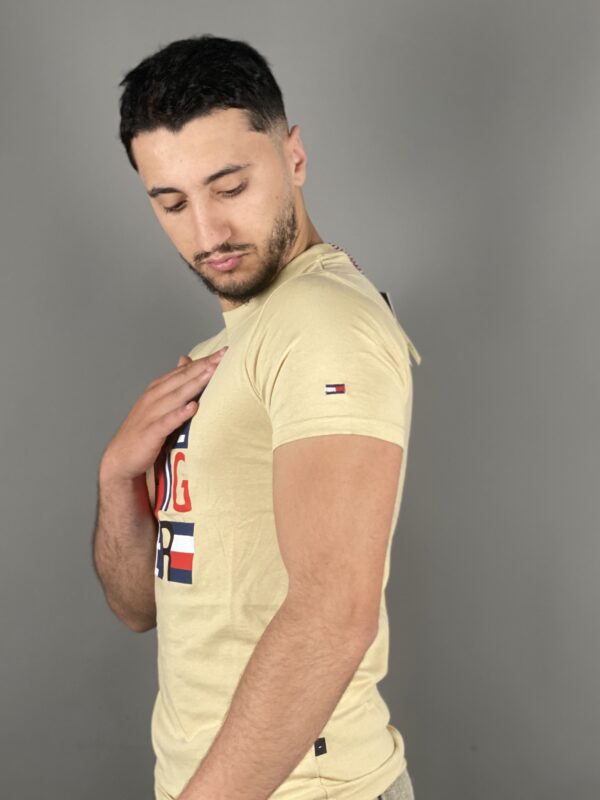 ⁦T-shirt tomy⁩ - الصورة ⁦8⁩
