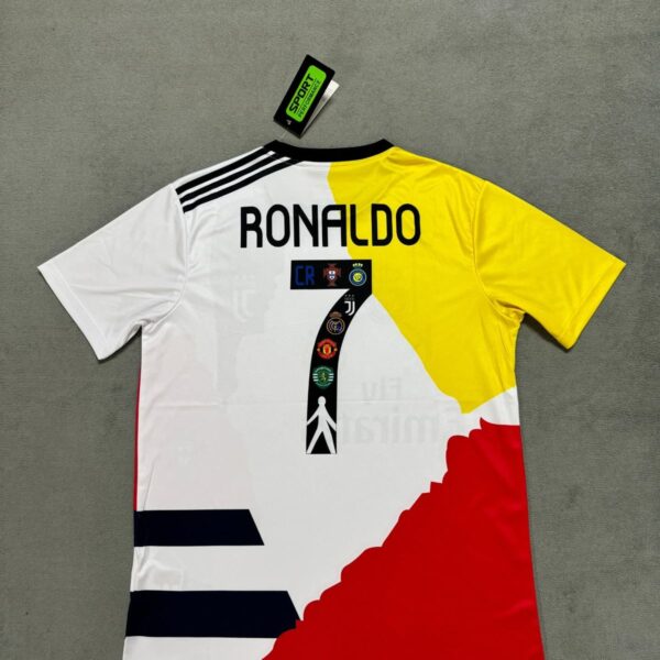⁦T-shirt Ronaldo édition spéciale – Tous les clubs⁩ - الصورة ⁦4⁩
